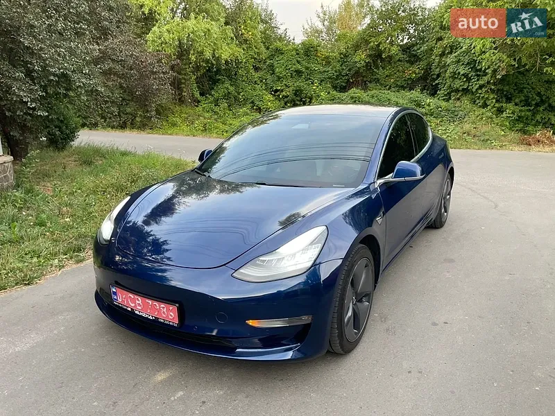 Tesla Model 3 2020