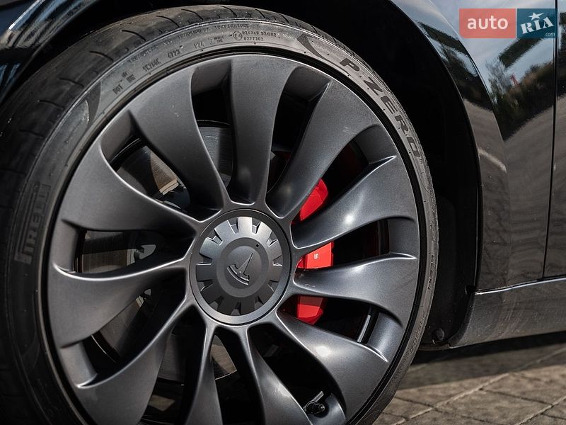 Седан Tesla Model 3 2023 в Львові