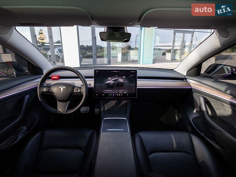 Седан Tesla Model 3 2023 в Львові