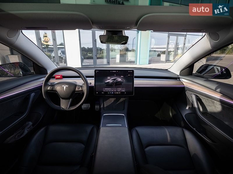 Седан Tesla Model 3 2023 в Львові