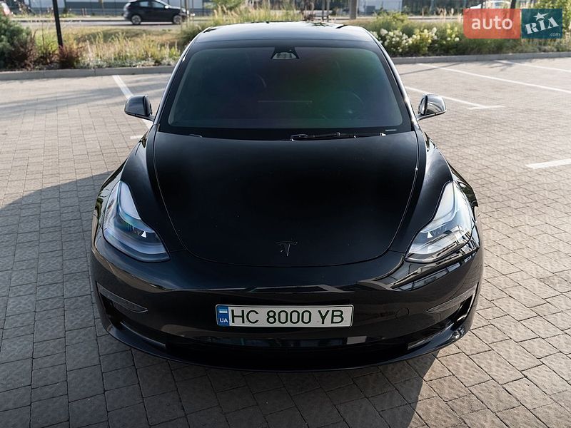 Седан Tesla Model 3 2023 в Львові