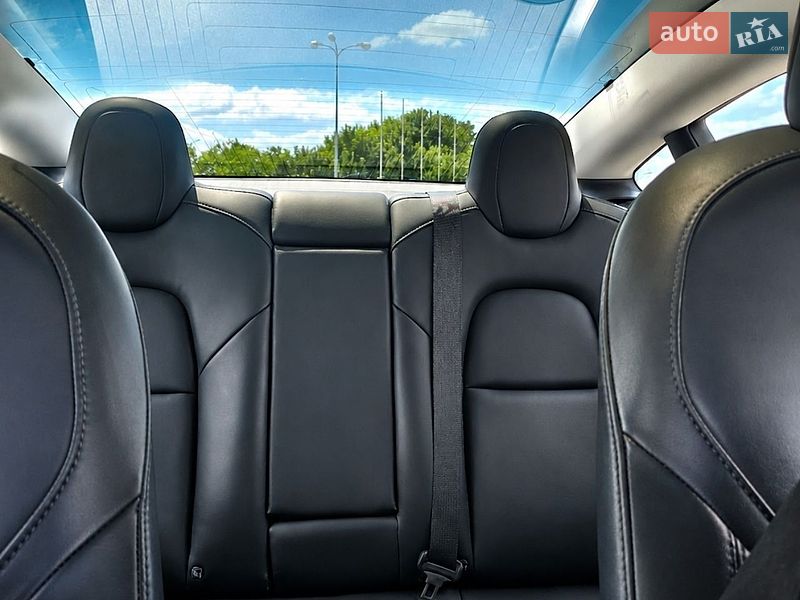 Седан Tesla Model 3 2019 в Одессе