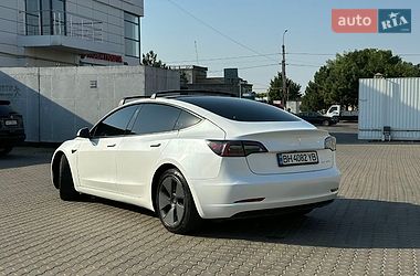 Седан Tesla Model 3 2022 в Чорноморську