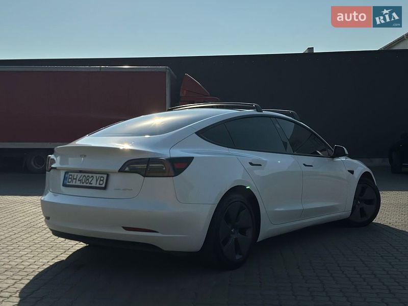 Седан Tesla Model 3 2022 в Чорноморську