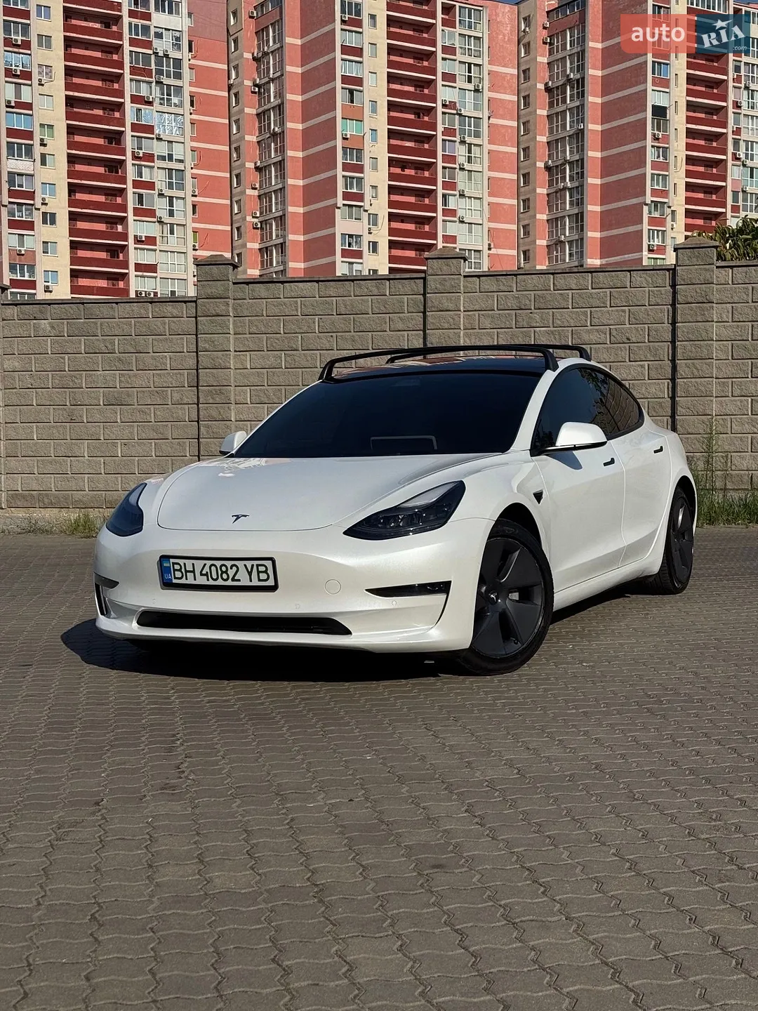 2022 Tesla Model 3 - фото 1