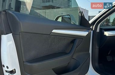 Седан Tesla Model 3 2022 в Чорноморську