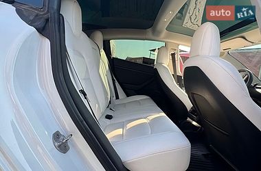 Седан Tesla Model 3 2022 в Чорноморську