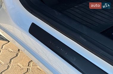 Седан Tesla Model 3 2022 в Чорноморську