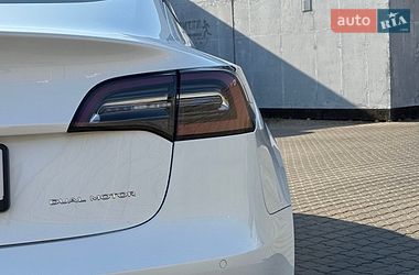 Седан Tesla Model 3 2022 в Чорноморську