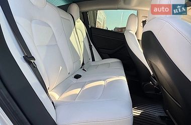 Седан Tesla Model 3 2022 в Чорноморську
