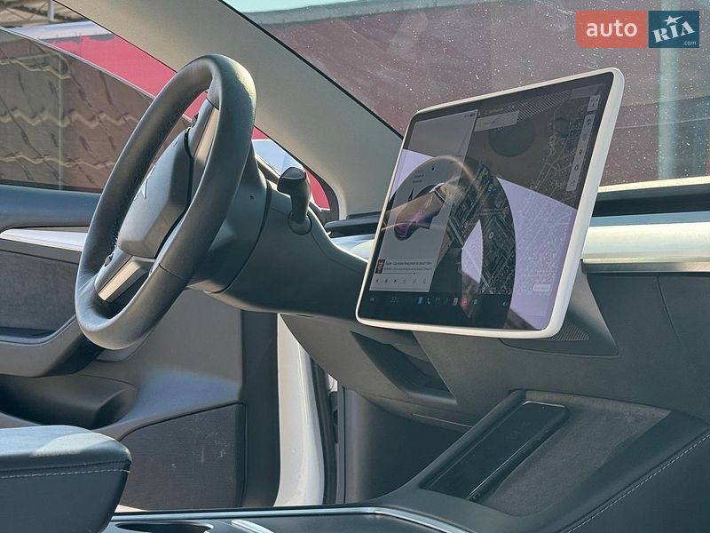 Седан Tesla Model 3 2022 в Чорноморську