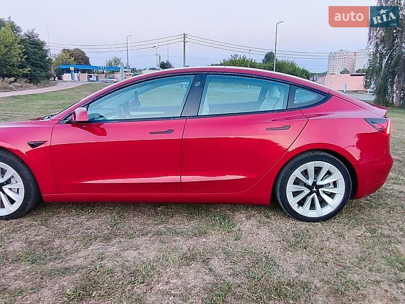 Седан Tesla Model 3 2022 в Полтаві