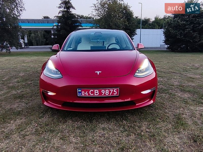 Седан Tesla Model 3 2022 в Полтаві