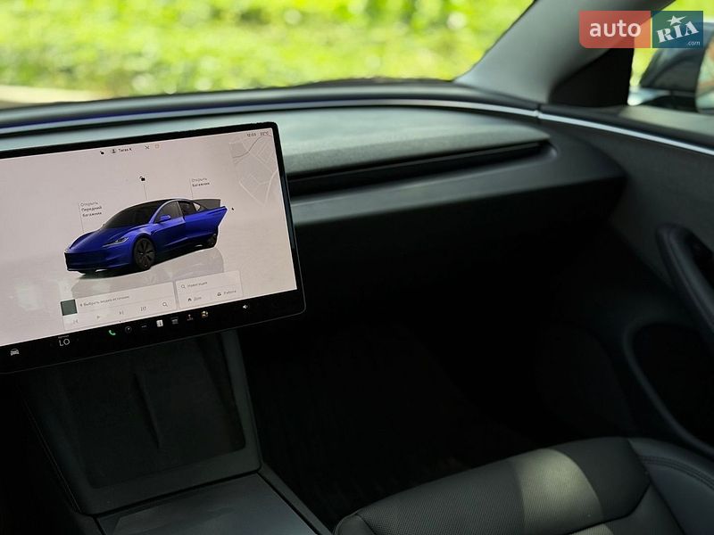 Седан Tesla Model 3 2025 в Самборе