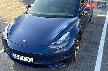 Седан Tesla Model 3 2022 в Киеве