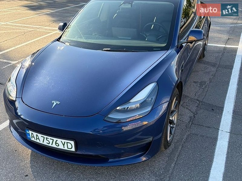 Седан Tesla Model 3 2022 в Києві