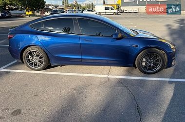 Седан Tesla Model 3 2022 в Киеве