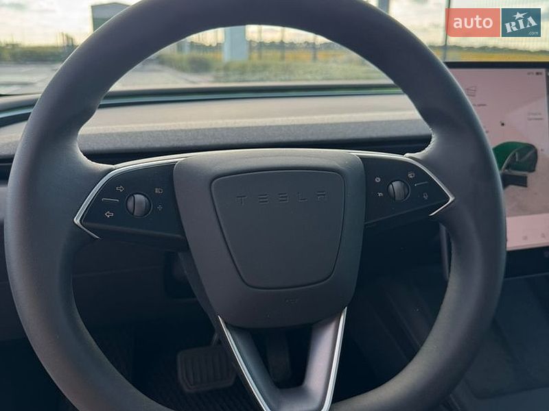 Седан Tesla Model 3 2024 в Житомирі