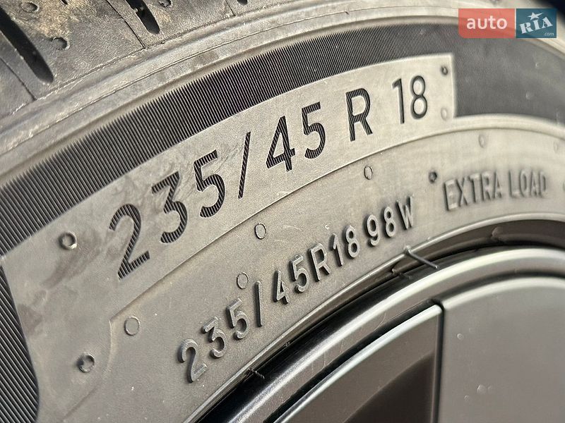 Седан Tesla Model 3 2024 в Житомирі