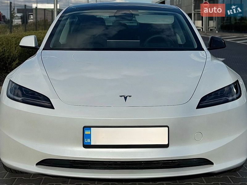 Седан Tesla Model 3 2024 в Житомирі
