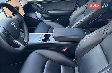 Седан Tesla Model 3 2023 в Львові