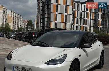 Седан Tesla Model 3 2021 в Киеве