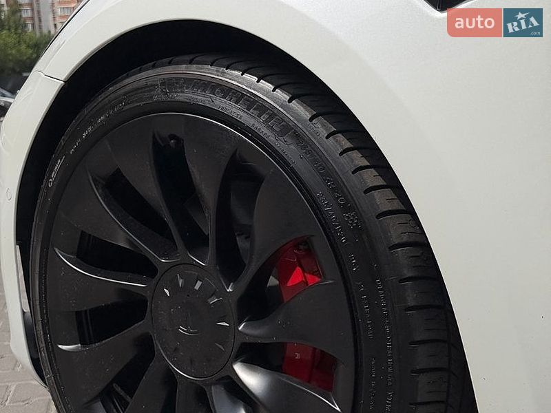 Седан Tesla Model 3 2021 в Києві