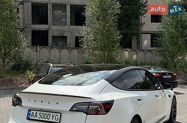 Седан Tesla Model 3 2021 в Києві