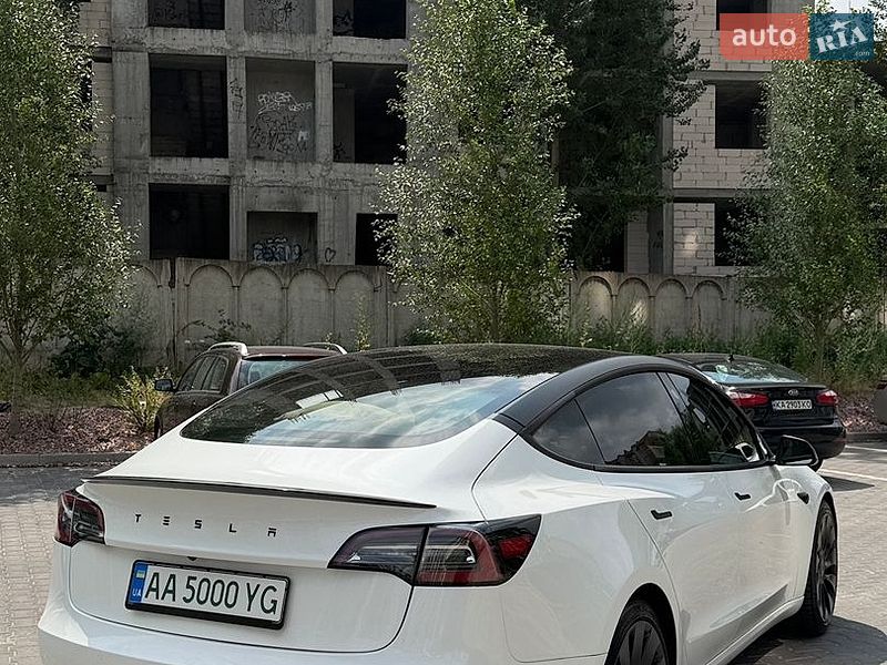 Седан Tesla Model 3 2021 в Києві