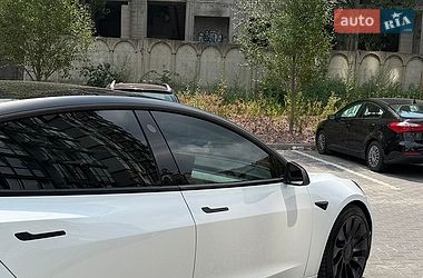 Седан Tesla Model 3 2021 в Києві