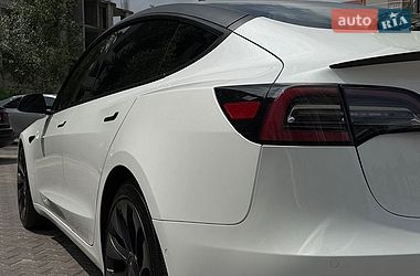 Седан Tesla Model 3 2021 в Києві