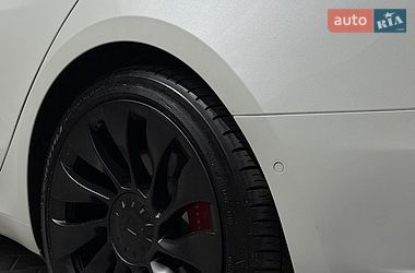 Седан Tesla Model 3 2021 в Києві