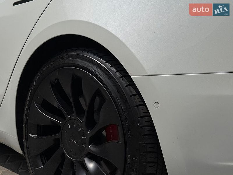 Седан Tesla Model 3 2021 в Києві