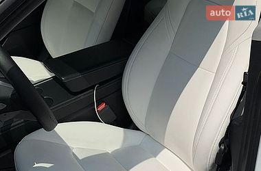 Седан Tesla Model 3 2021 в Киеве