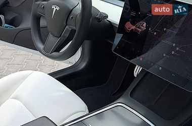Седан Tesla Model 3 2021 в Києві