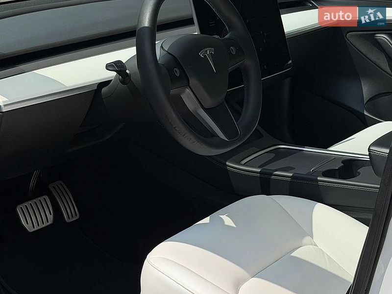Седан Tesla Model 3 2021 в Києві
