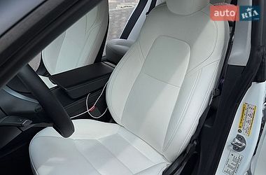 Седан Tesla Model 3 2021 в Києві
