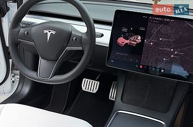 Седан Tesla Model 3 2021 в Києві