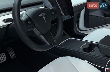 Седан Tesla Model 3 2021 в Києві