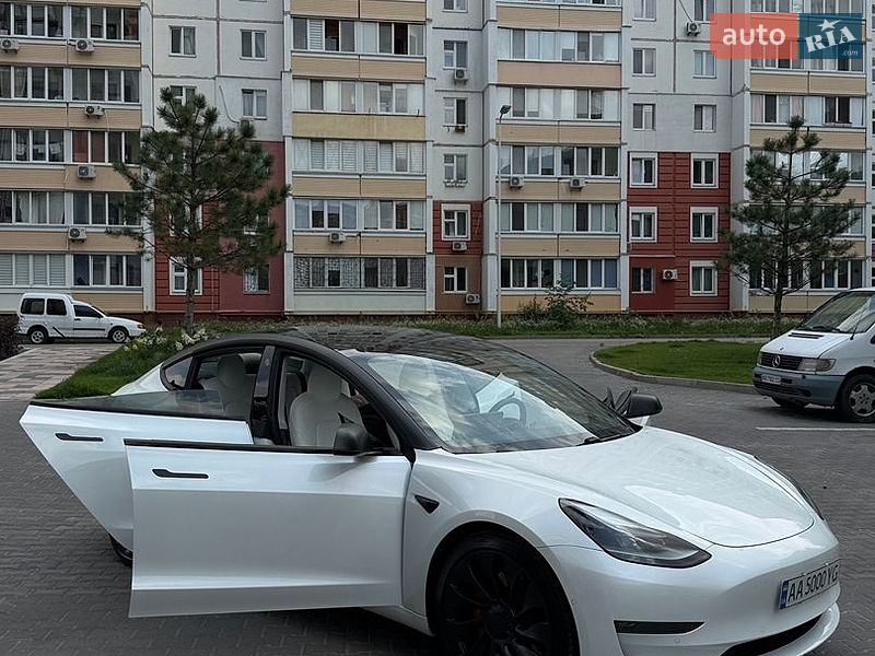 Седан Tesla Model 3 2021 в Києві
