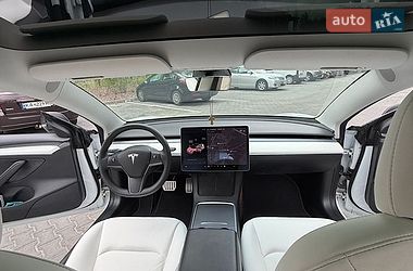 Седан Tesla Model 3 2021 в Києві