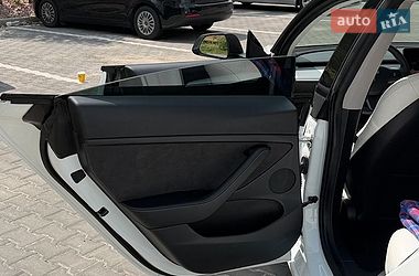Седан Tesla Model 3 2021 в Києві