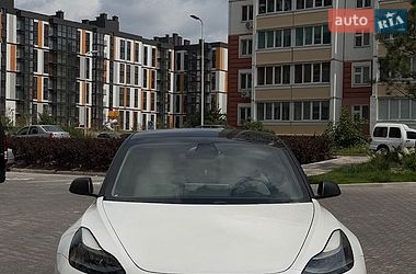 Седан Tesla Model 3 2021 в Києві