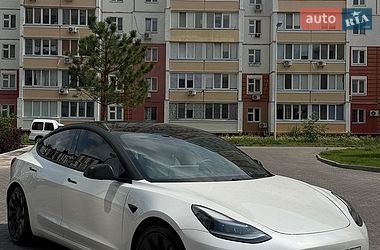 Седан Tesla Model 3 2021 в Киеве