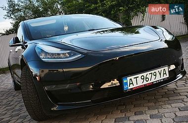 Седан Tesla Model 3 2020 в Ивано-Франковске