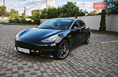 Седан Tesla Model 3 2020 в Ивано-Франковске