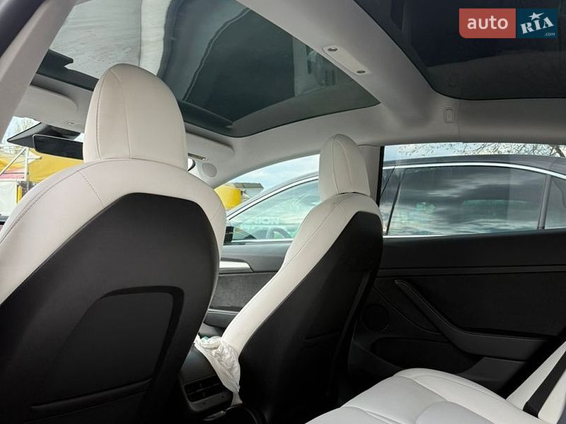 Седан Tesla Model 3 2021 в Луцьку