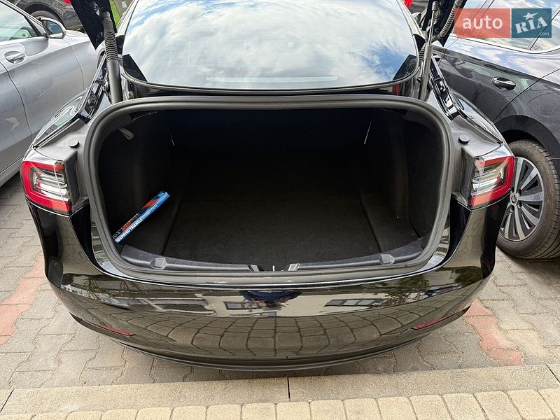 Седан Tesla Model 3 2021 в Луцьку