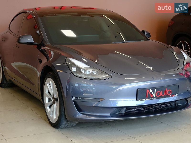 Седан Tesla Model 3 2023 в Одесі