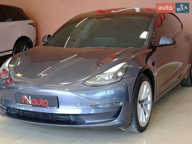 Седан Tesla Model 3 2023 в Одесі